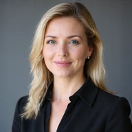 Portrait of Laura Gomez, Chief Financial Officer